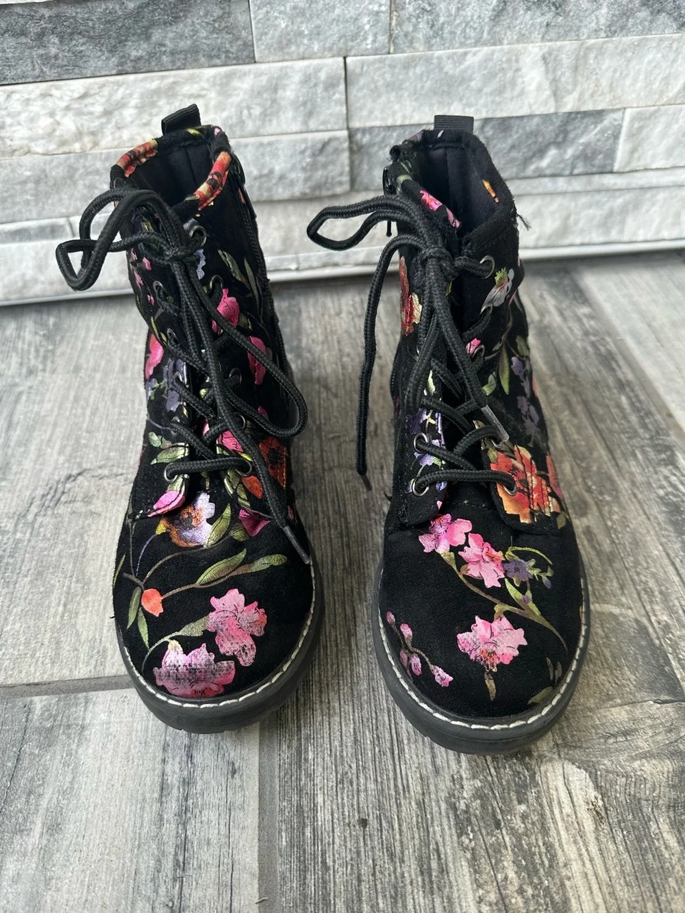 💐Steve Madden💐 T-Betty Floral Print Moto Combat Boot Black Flowers Size 2